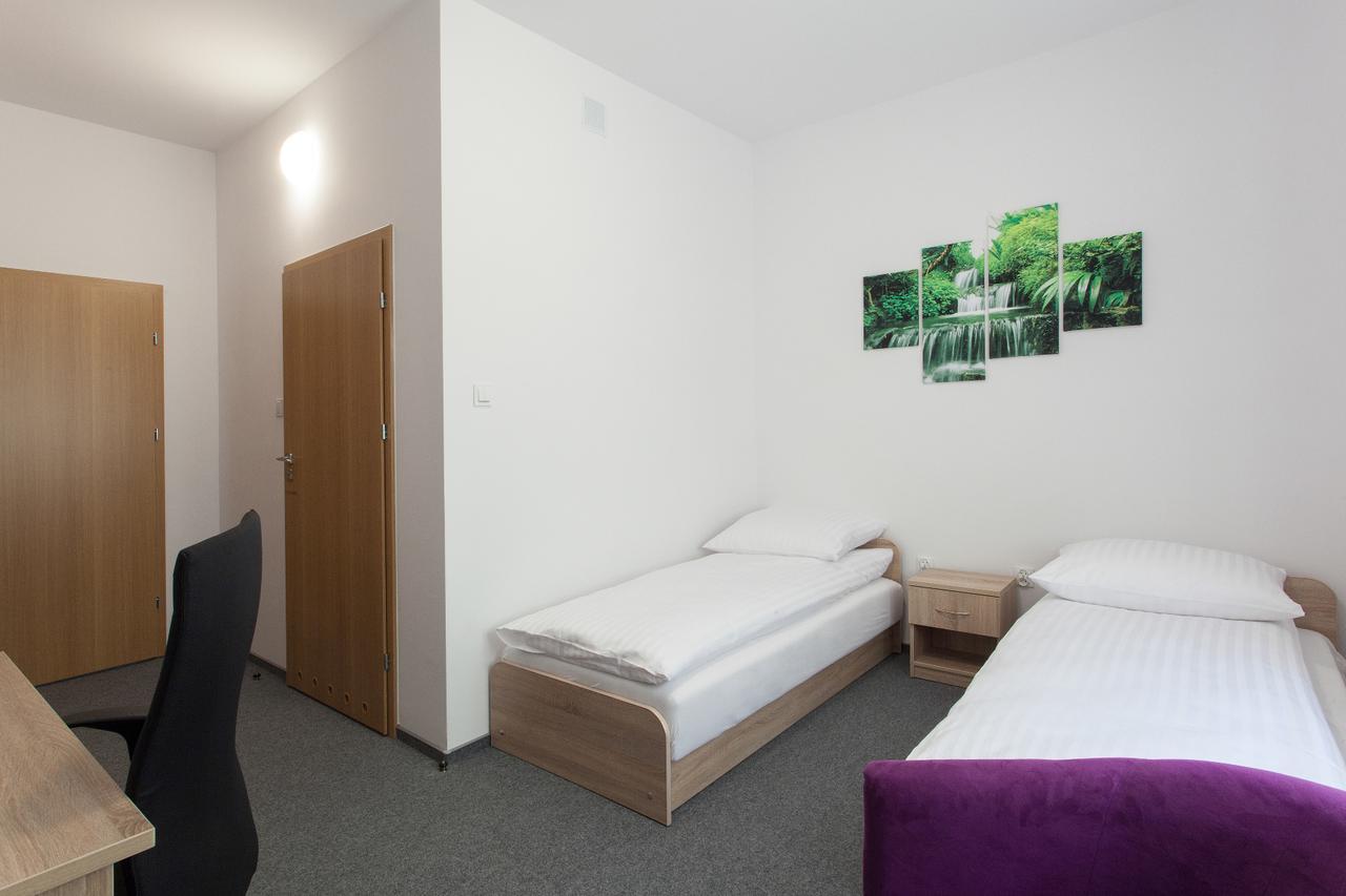 Dom Studenta Nr 1 Ans W Koninie Hostel Konin  Bagian luar foto