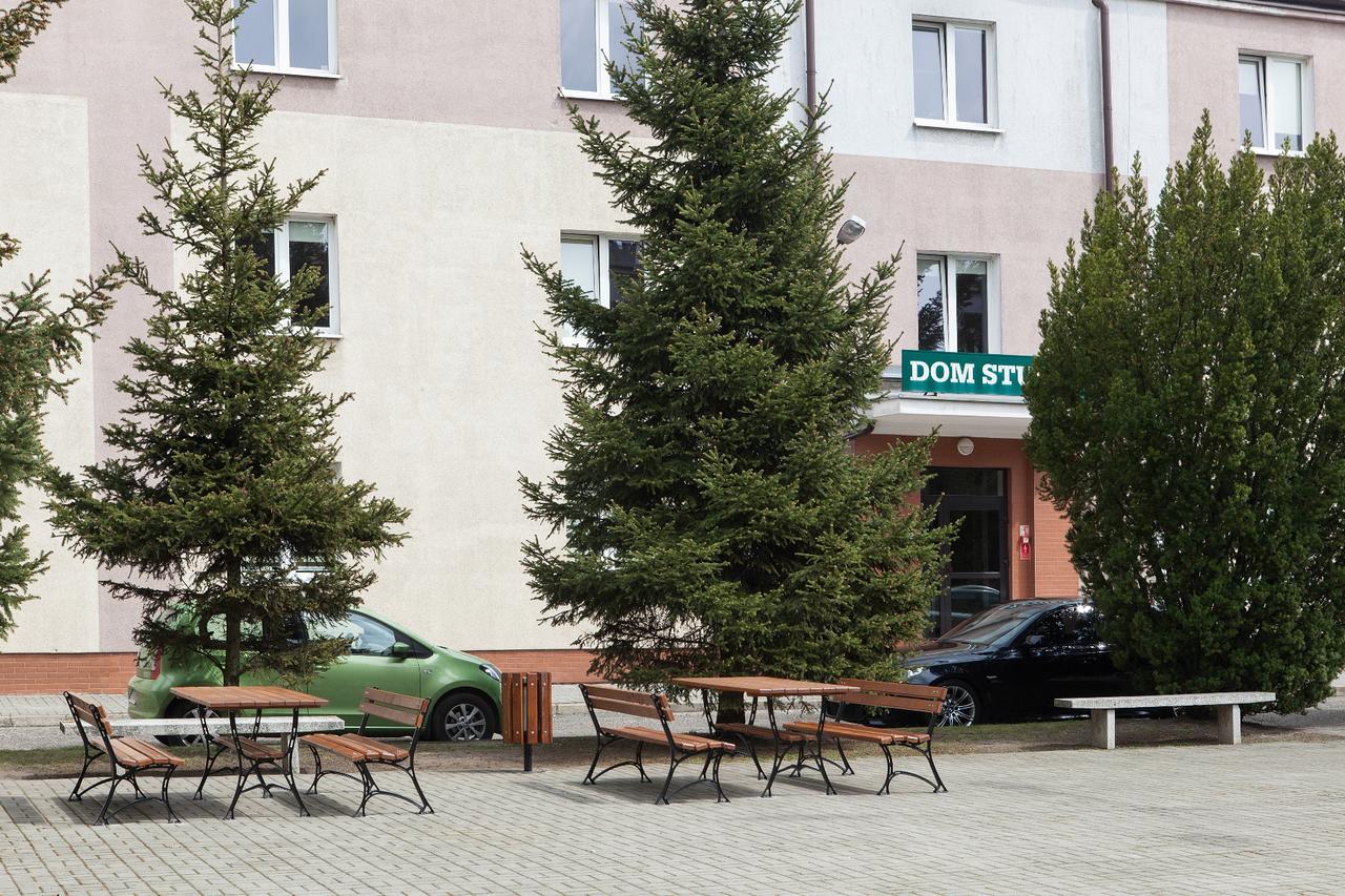 Dom Studenta Nr 1 Ans W Koninie Hostel Konin  Bagian luar foto